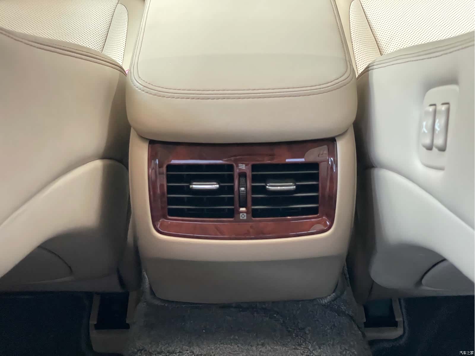 Toyota Crown, 2015 17
