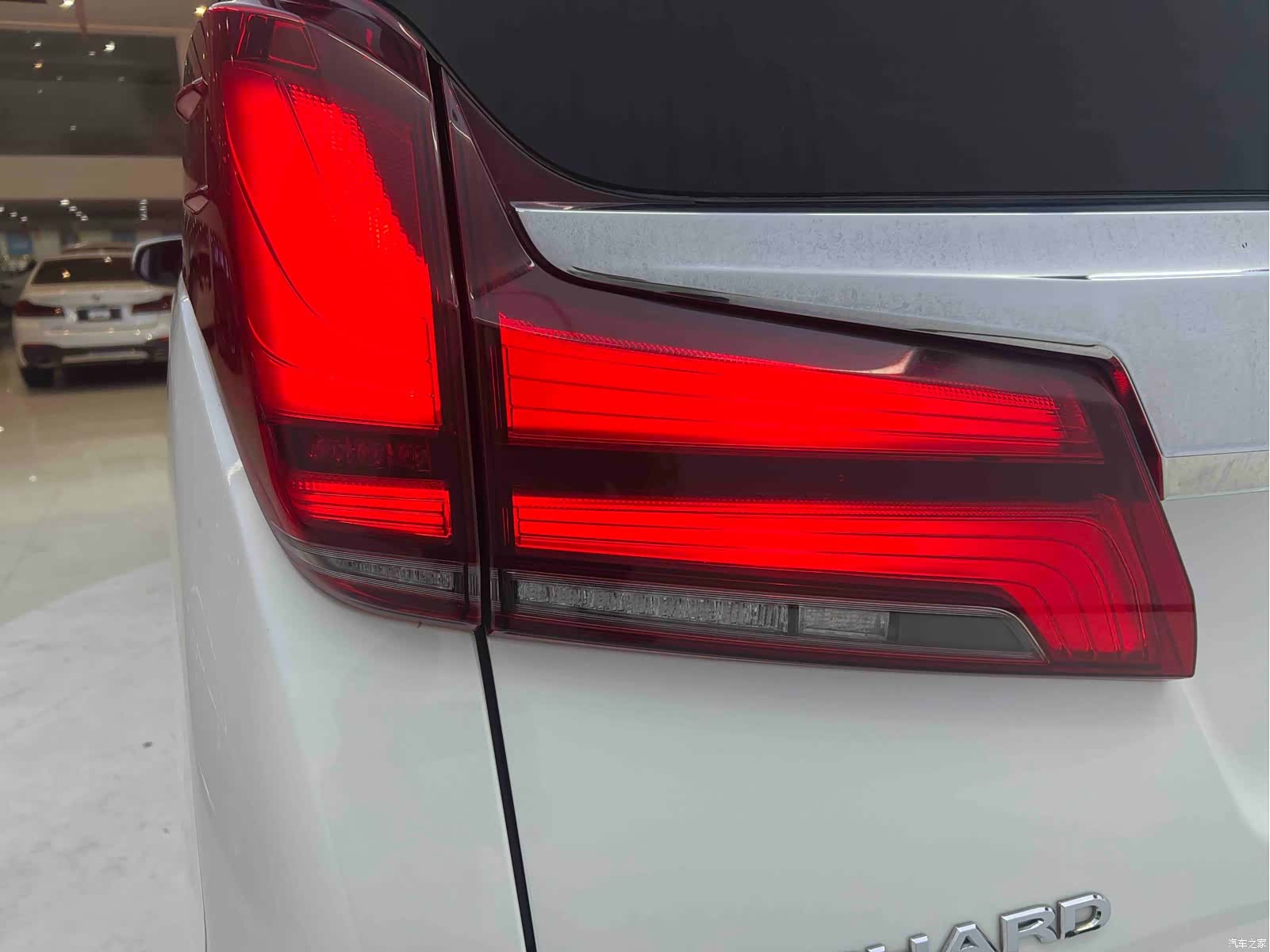 Toyota Alphard, 2021 8