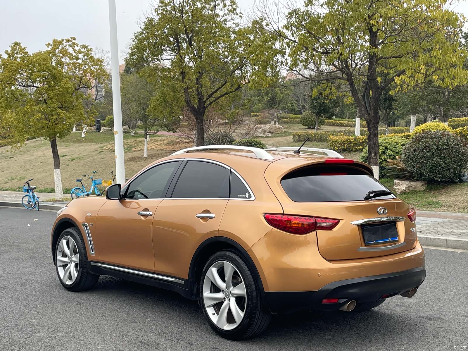 Infiniti QX70, 2015 все фото