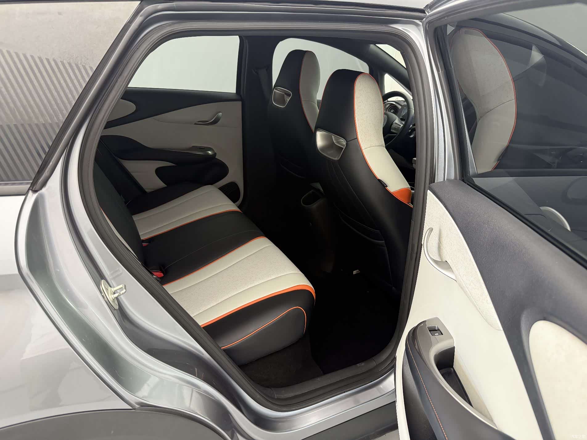 BYD Dolphin, 2022 15