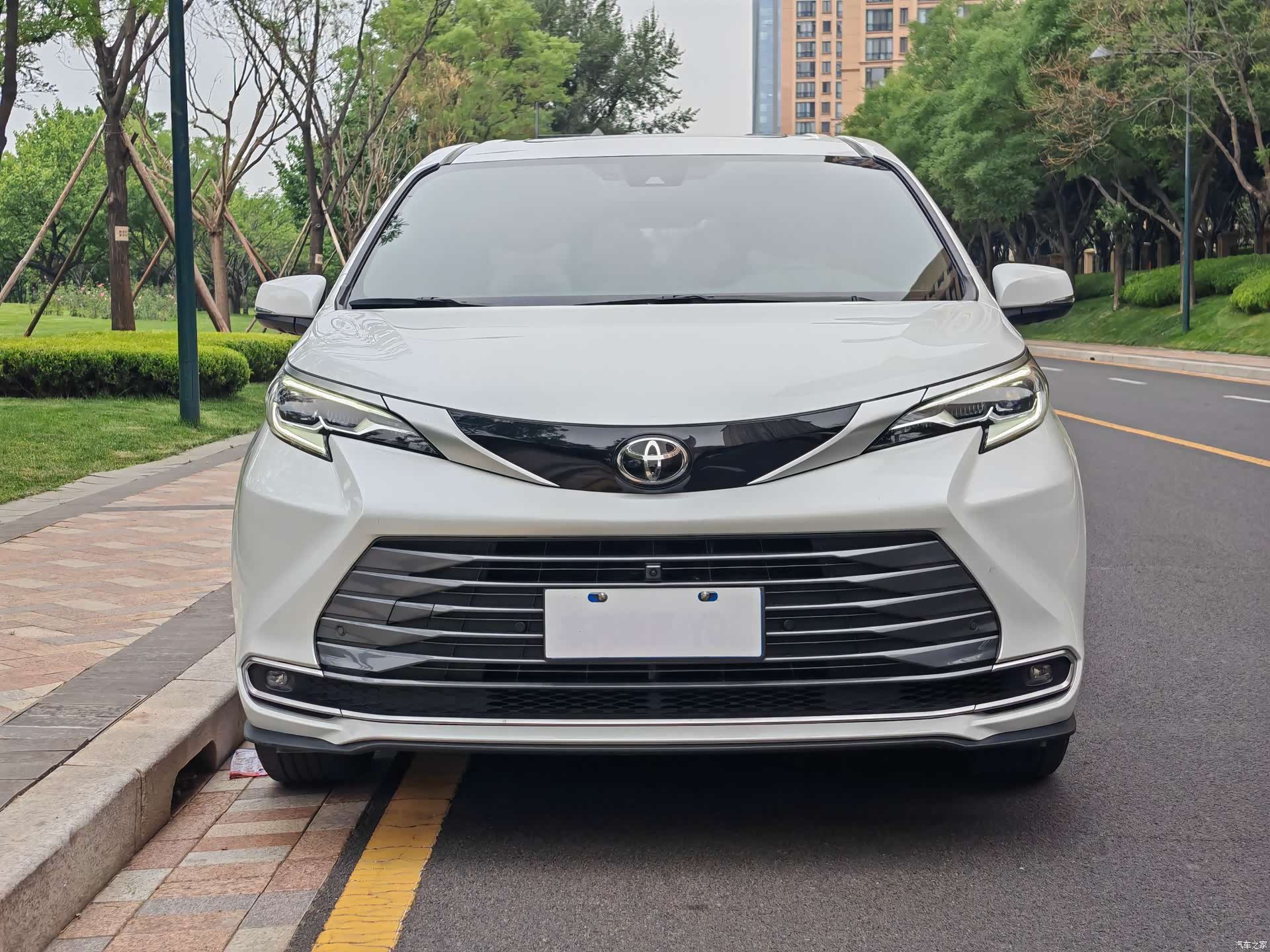 Toyota Sienna, 2024 2