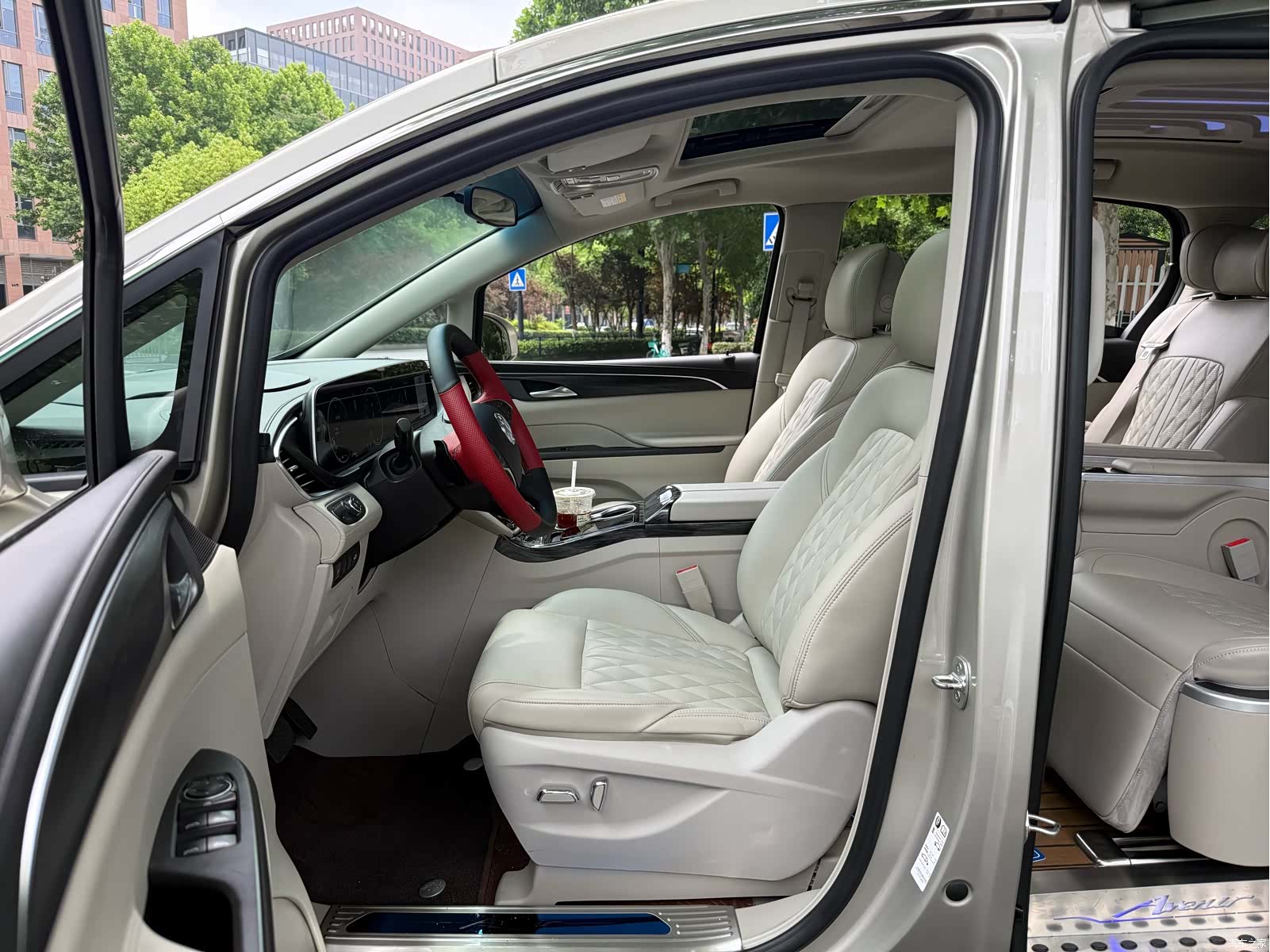 Buick GL8, 2022 9