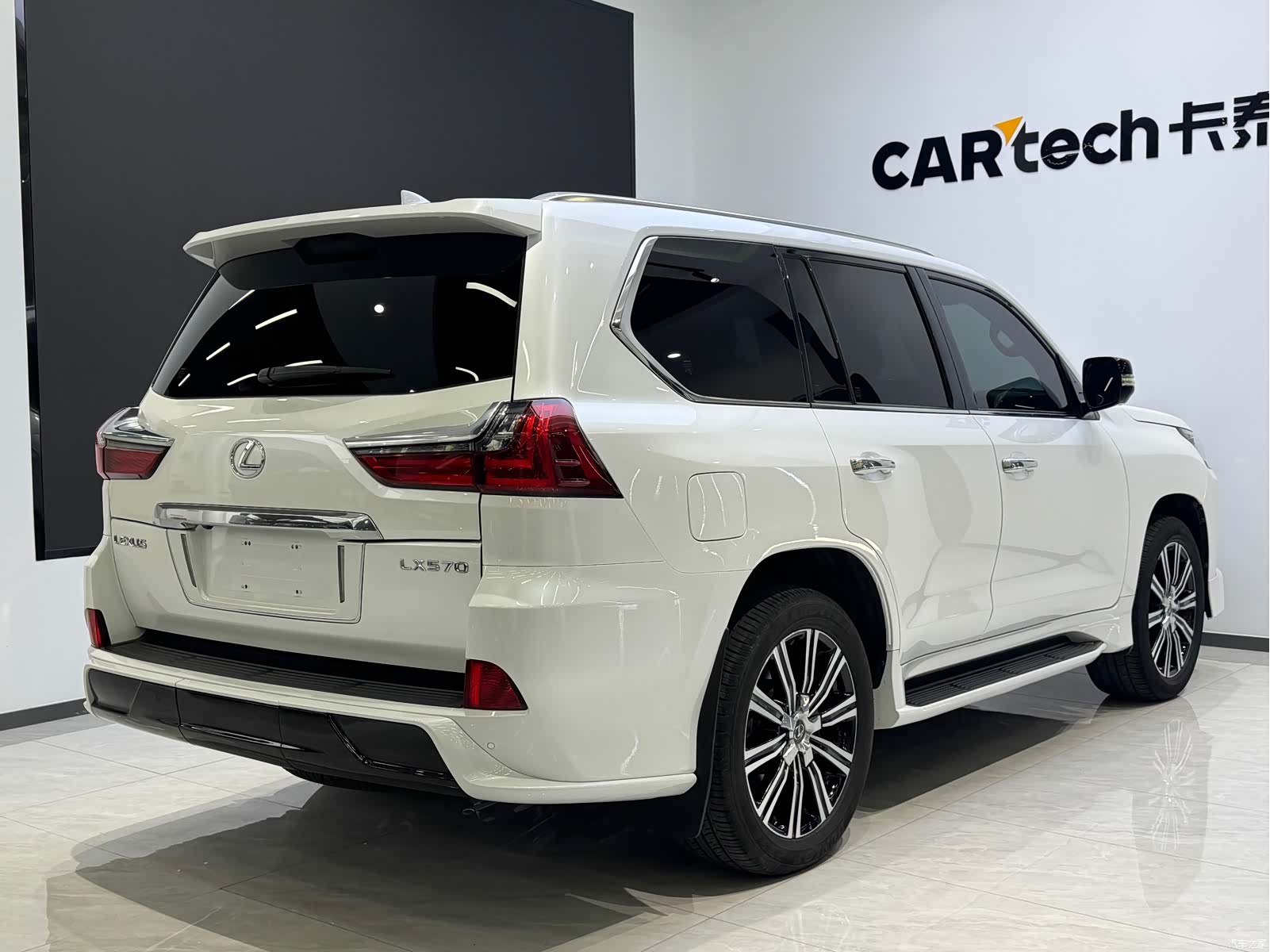 Lexus LX, 2019 6