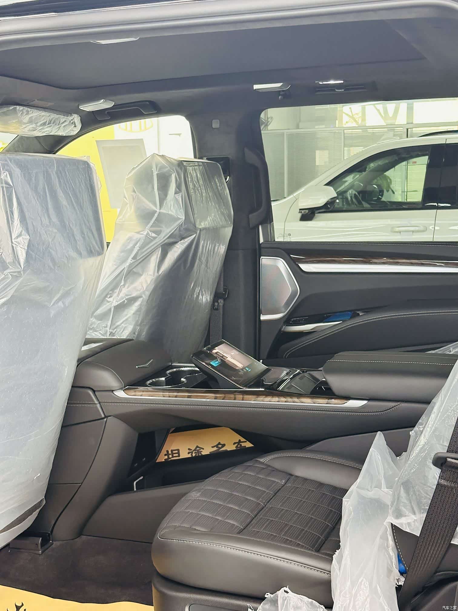 Cadillac Escalade, 2026 6