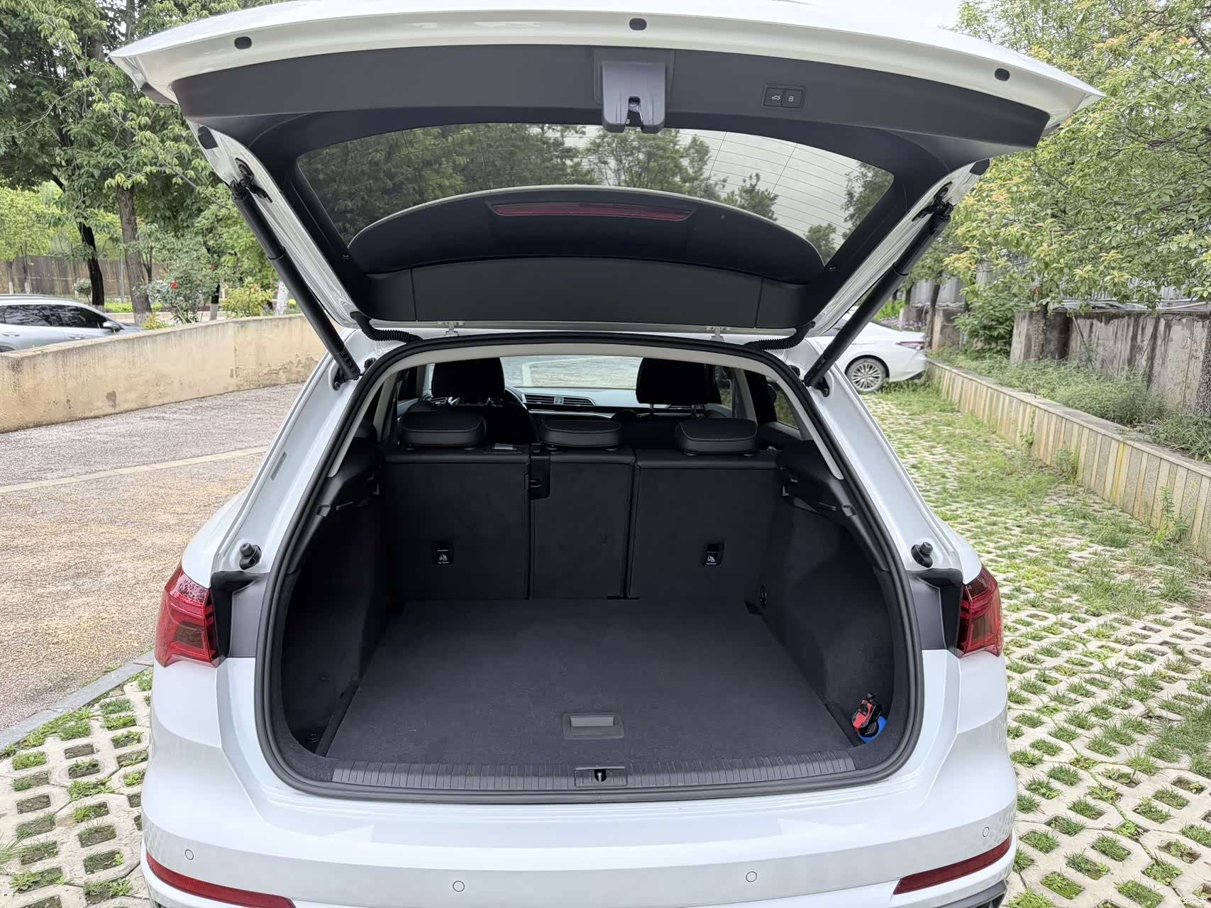 Audi Q3, 2022 10