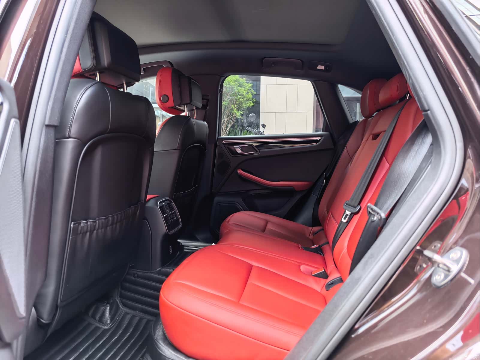 Porsche Macan, 2018 все фото