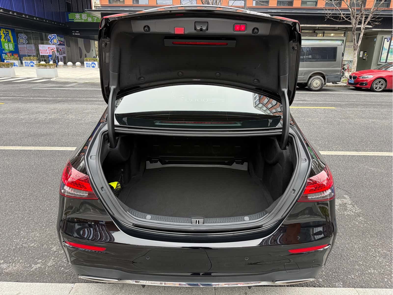 Mercedes-Benz E-Class, 2021 12