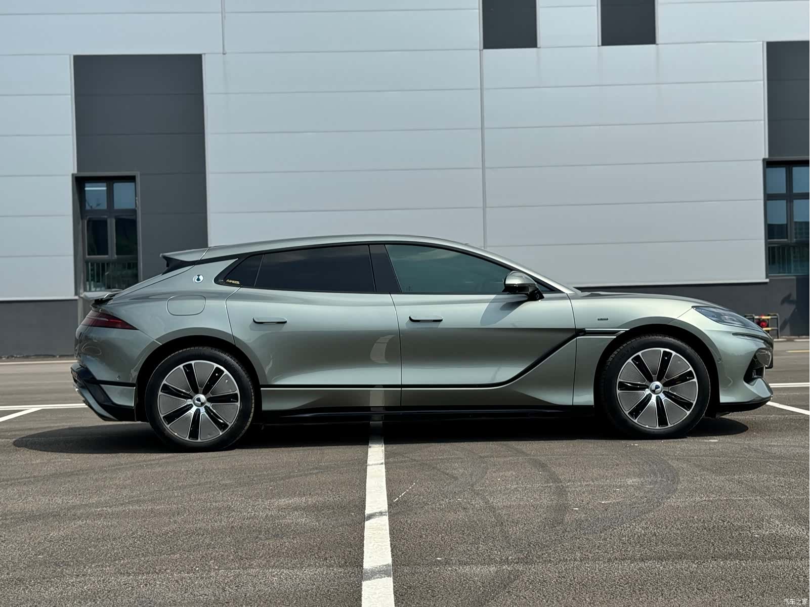 Denza Z9GT, 2024 8
