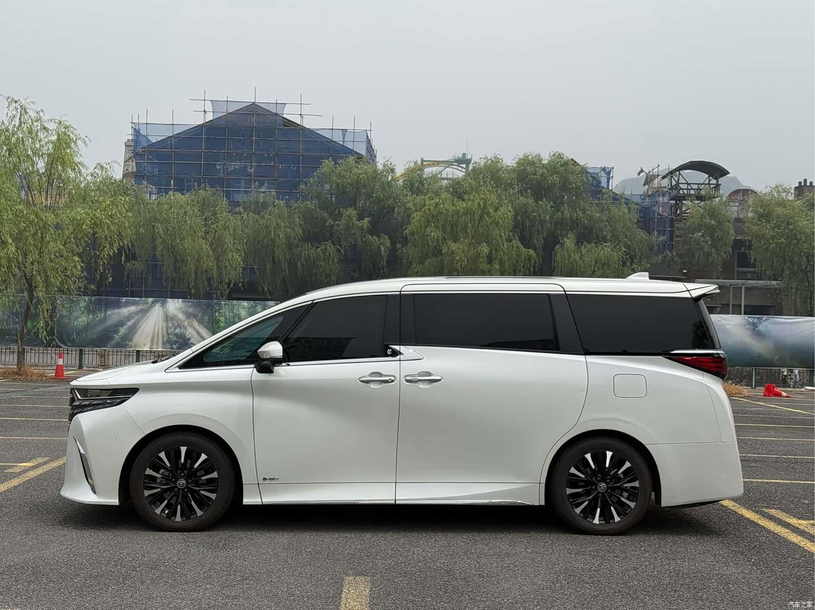 Toyota Alphard, 2023 6