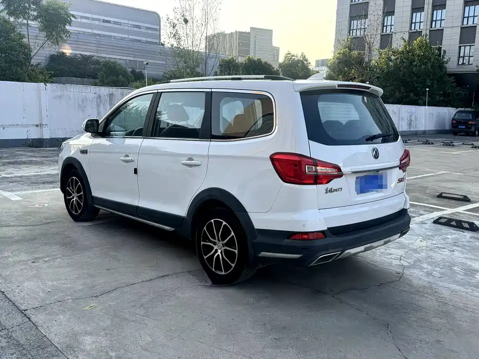 Forthing Popular SX6 Forthing Popular SX6
