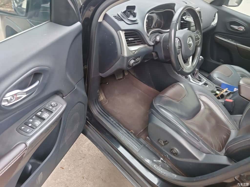 Jeep Cherokee, 2016 16