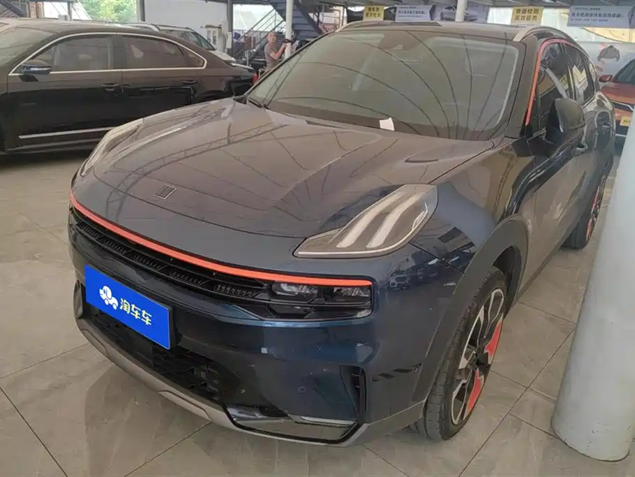 Lynk & Co 06 Lynk & Co 06
