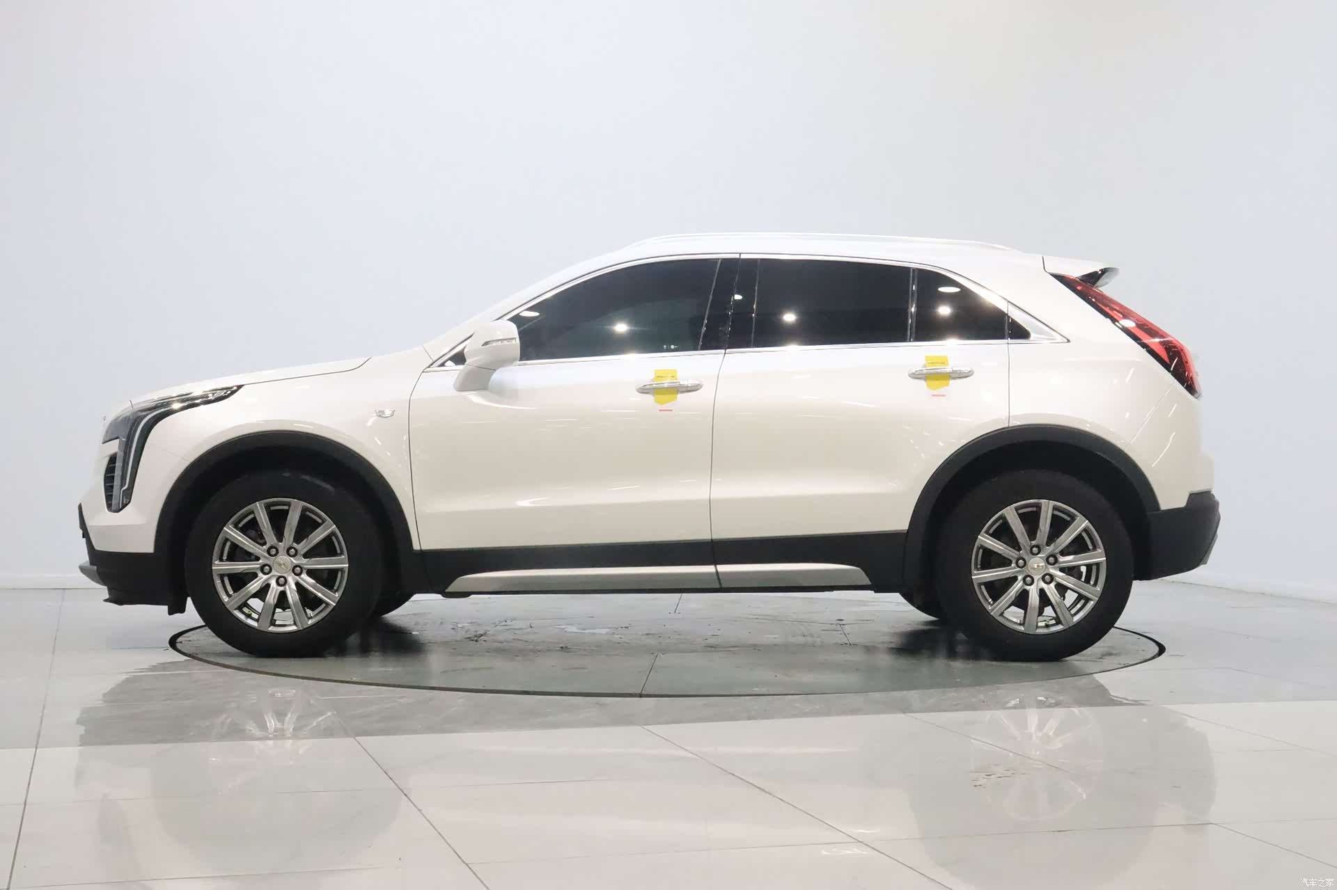 Cadillac XT4, 2021 3