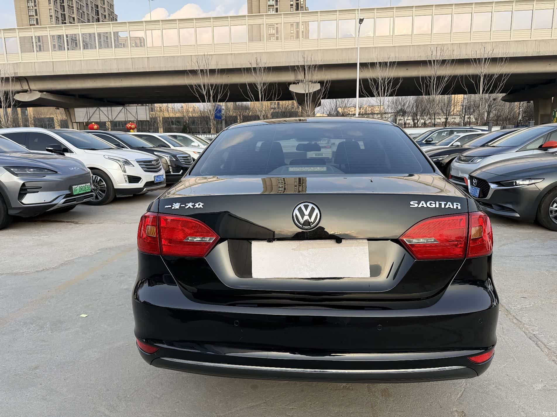 Volkswagen Sagitar, 2014 8
