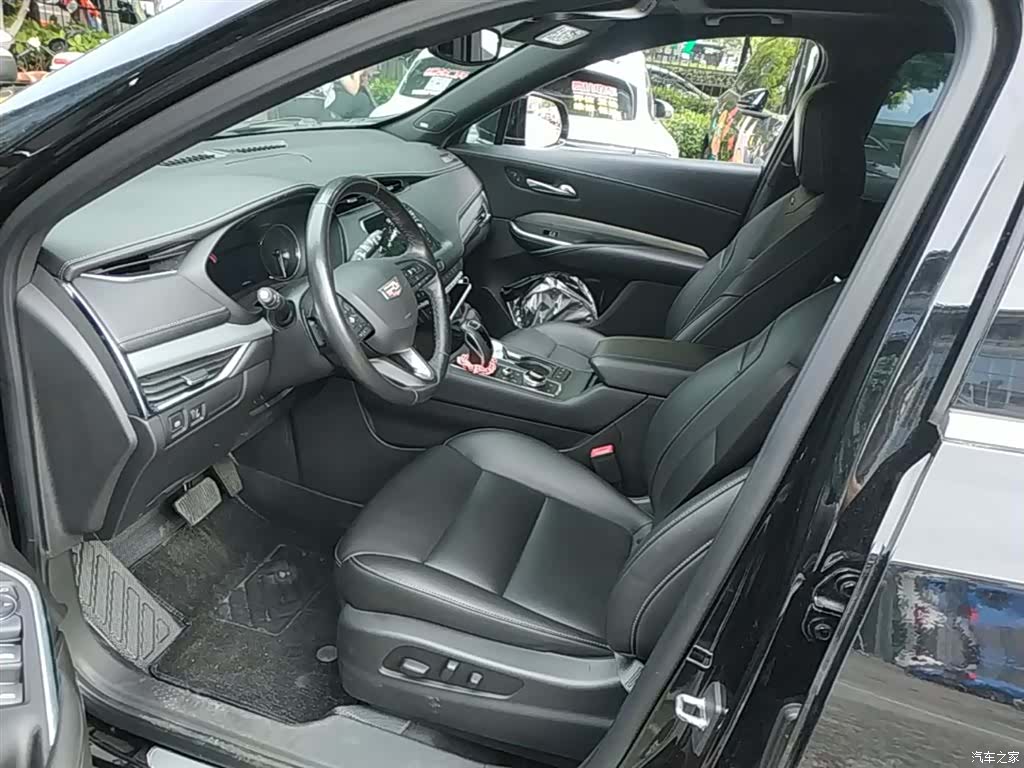 Cadillac XT4, 2019 11