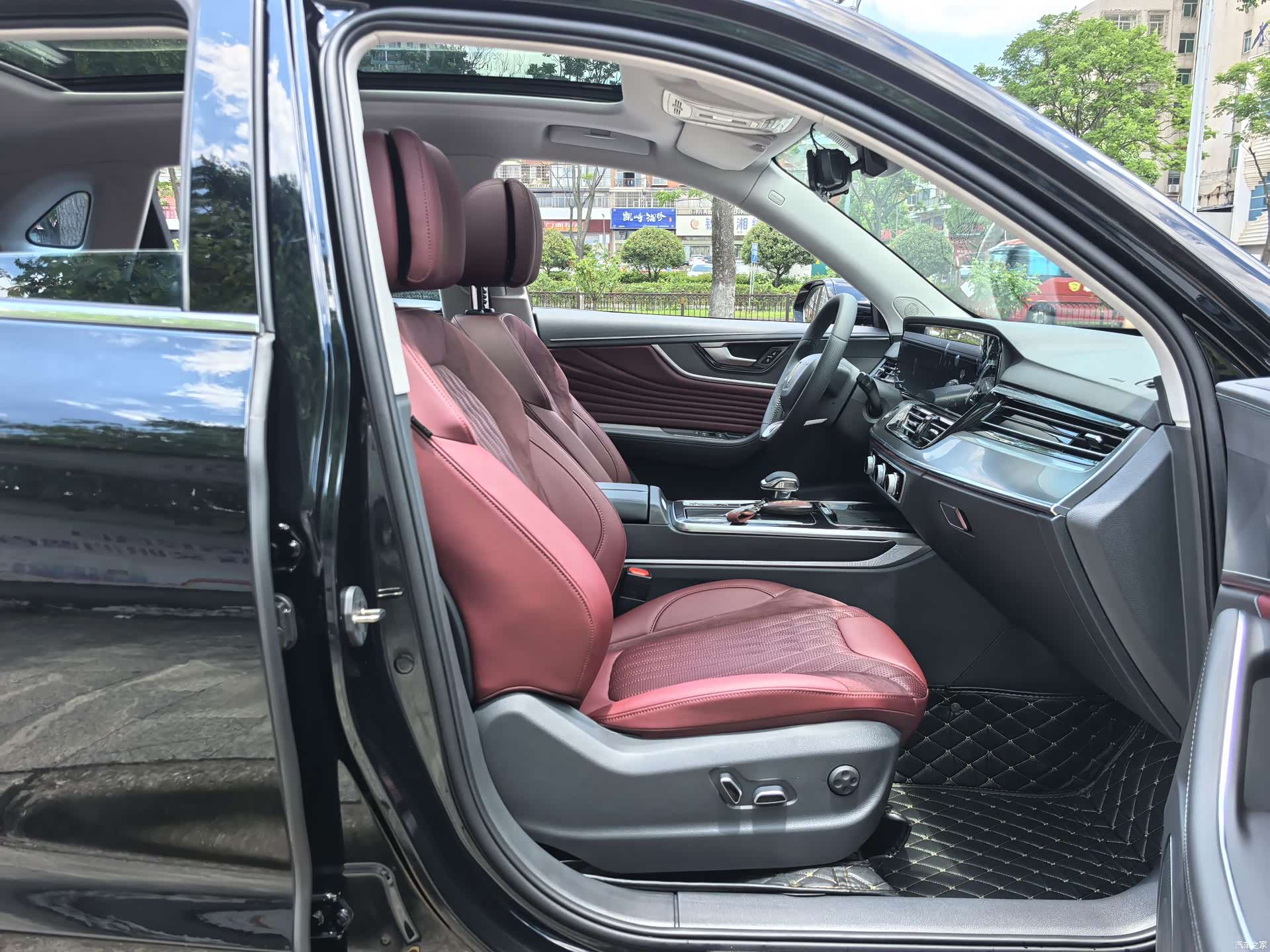 Hongqi HS5, 2024 8