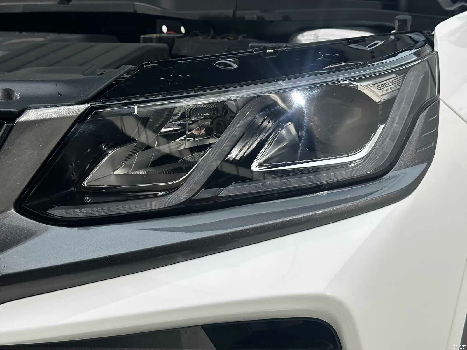 Geely Coolray, 2022 24