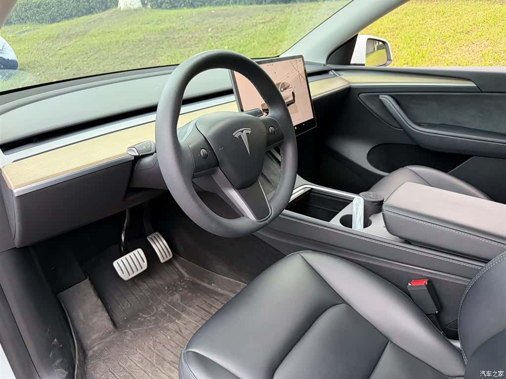 Tesla Model Y, 2023 7