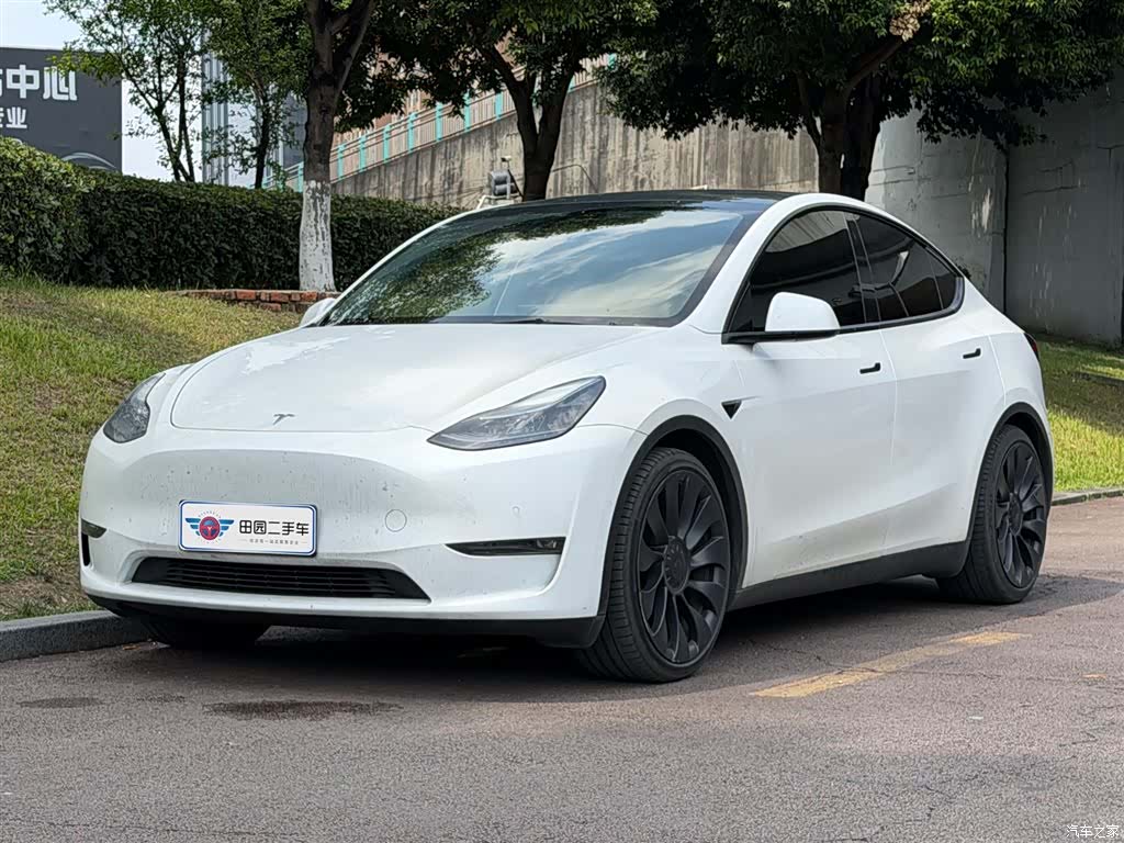 Tesla Model Y, 2023 1