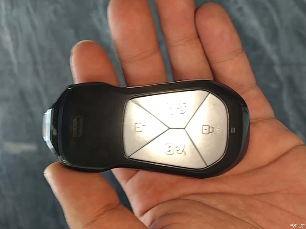 Xpeng P7, 2023 9