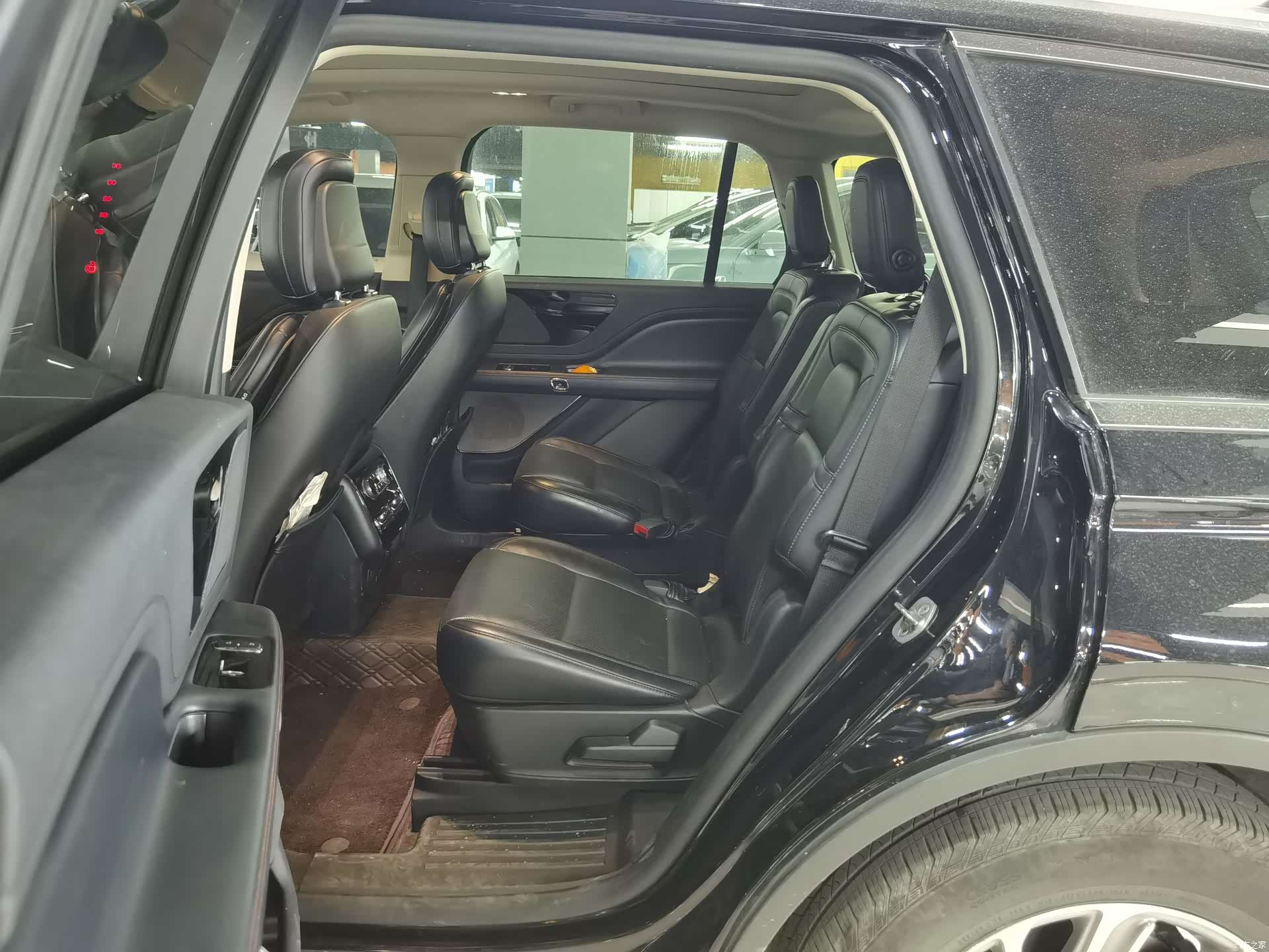 Lincoln Aviator, 2022 7