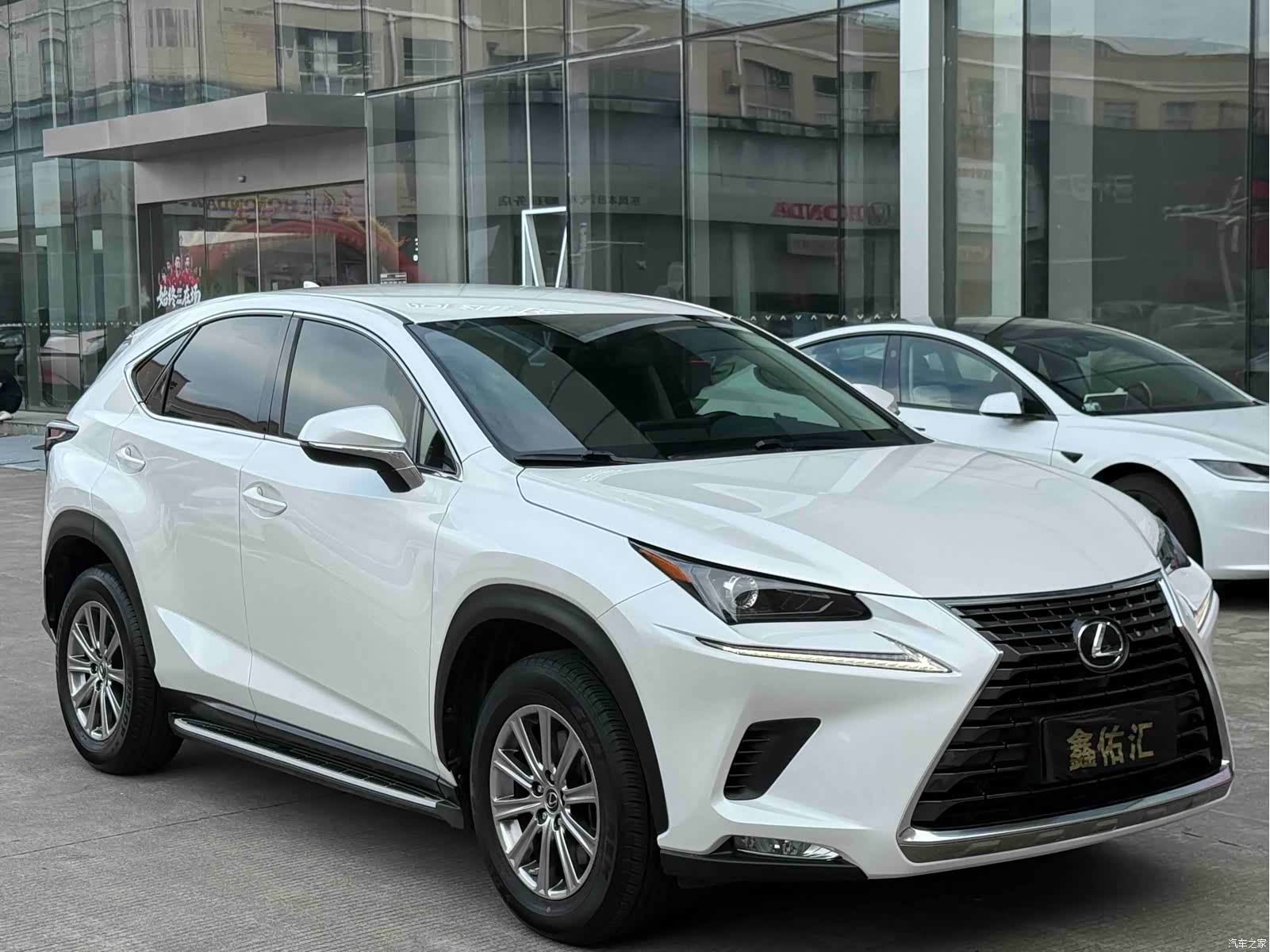 Lexus NX, 2021 1