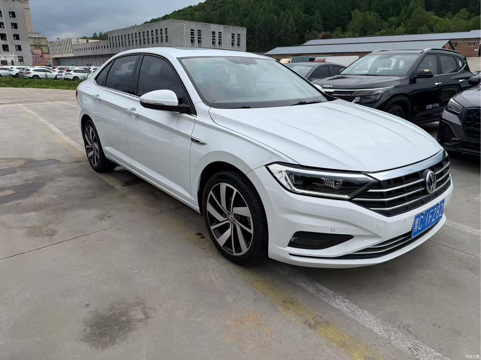 Volkswagen Sagitar, 2022 3