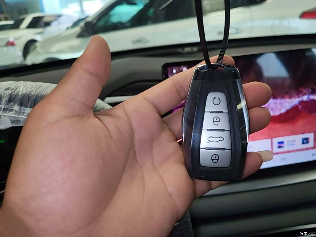 Geely Boyue, 2026 9