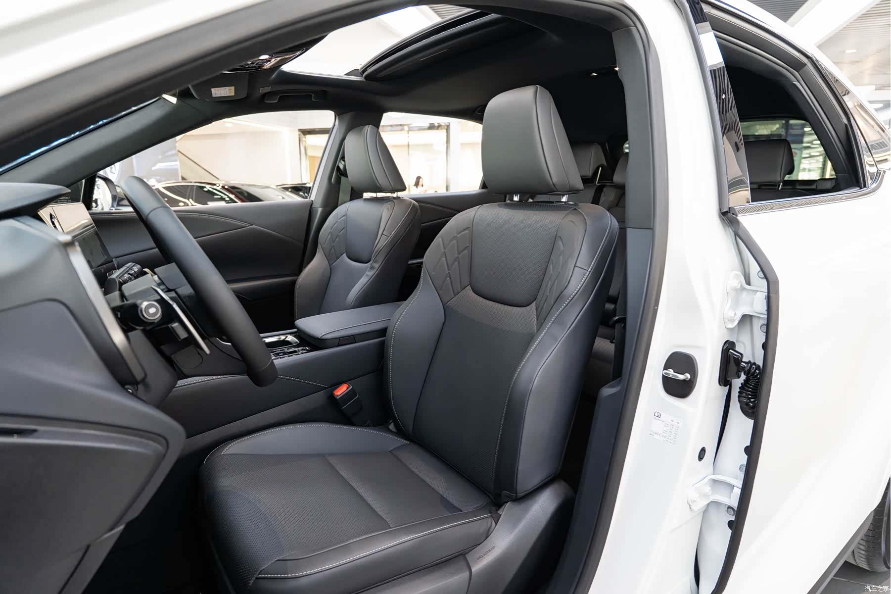 Lexus RX, 2026 11