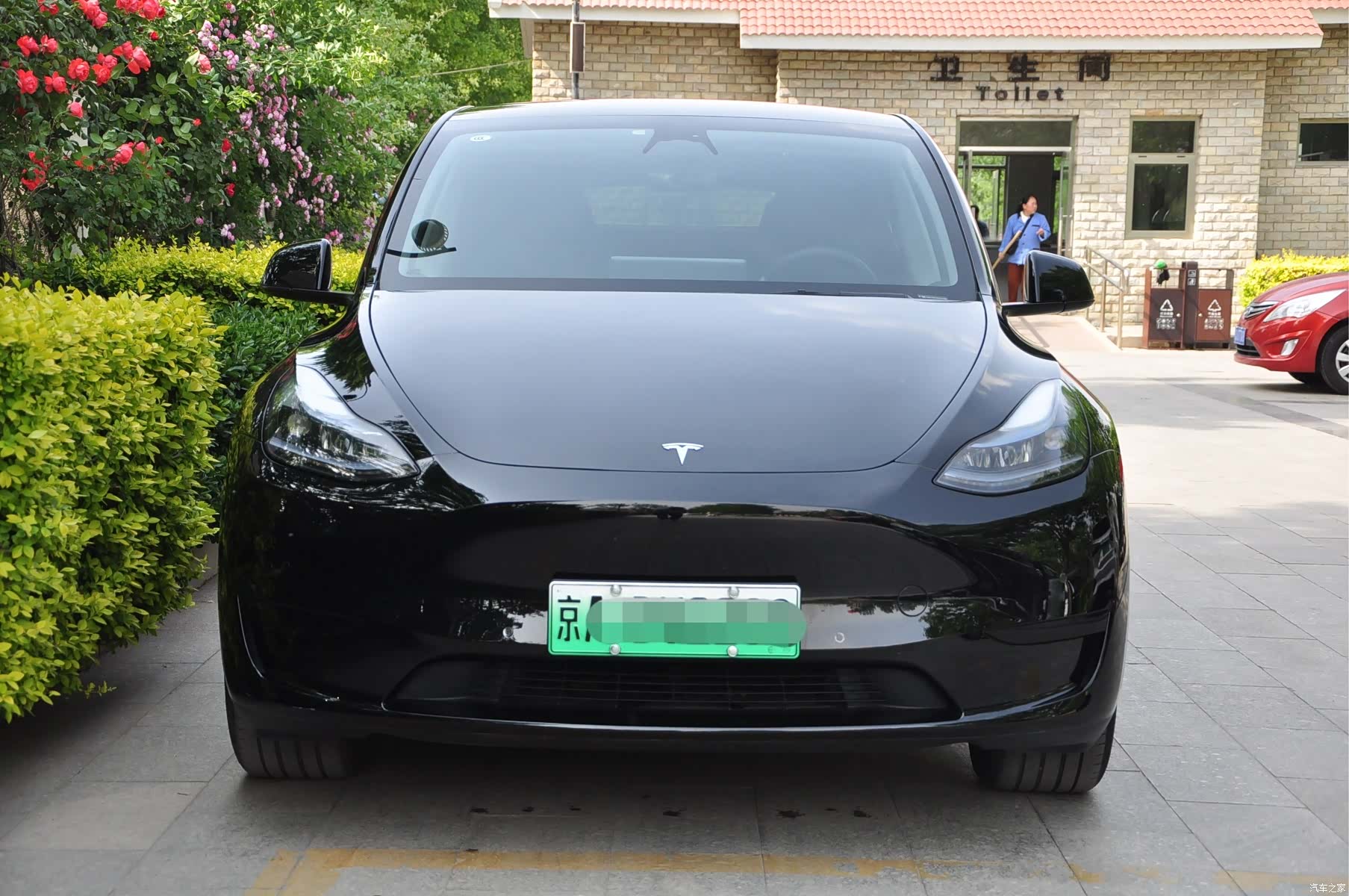 Tesla Model Y, 2023 2
