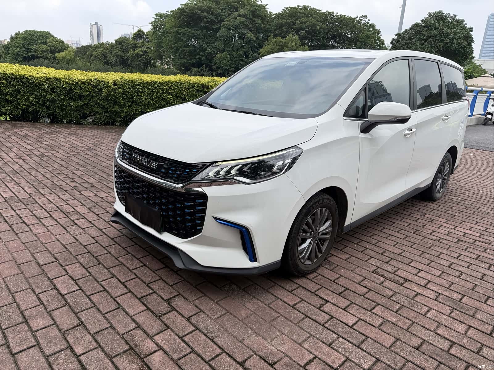Maxus EUNIQ, 2021 1