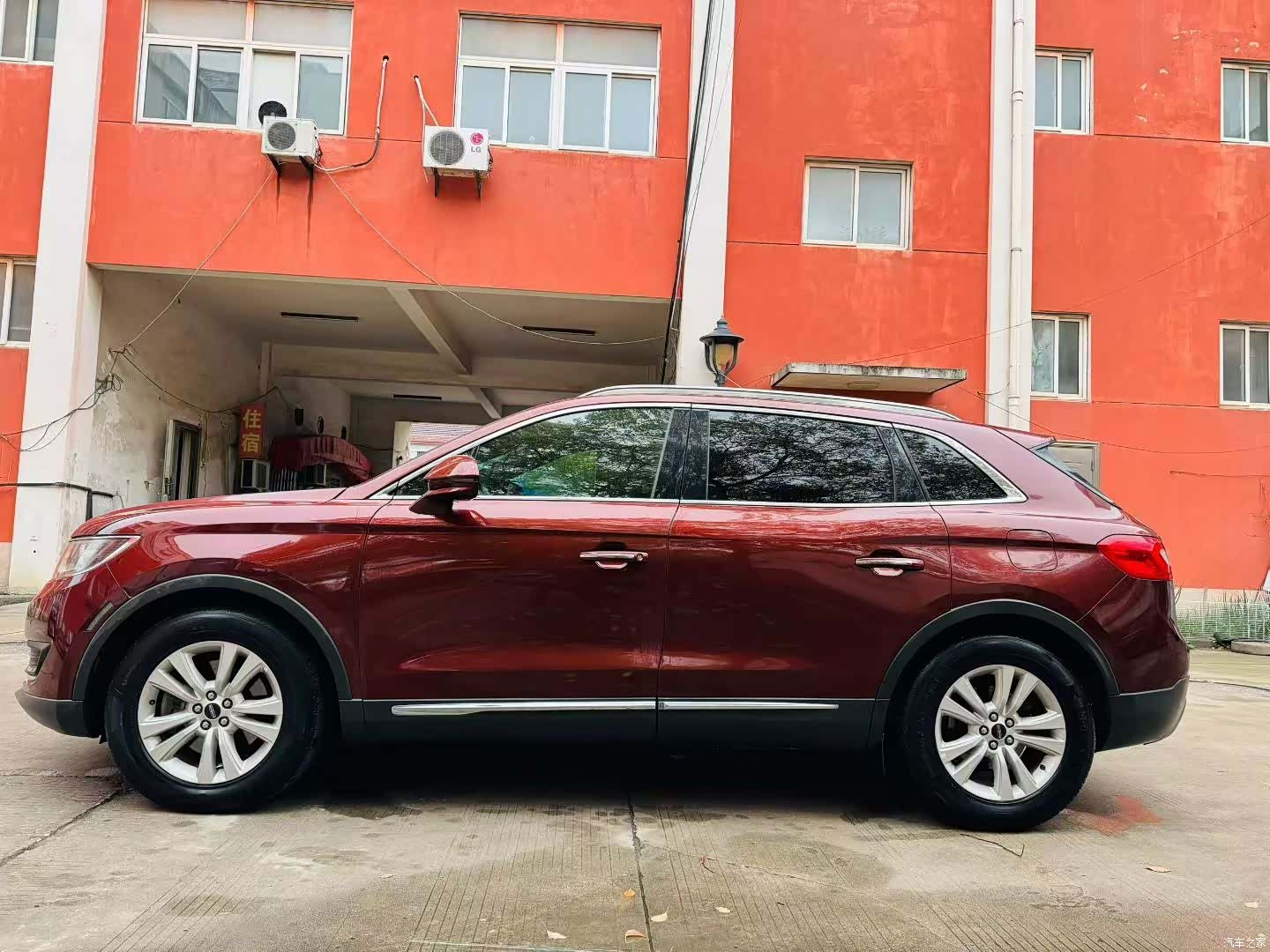 Lincoln MKX, 2017 4
