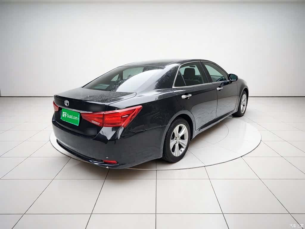 Toyota Crown, 2016 4