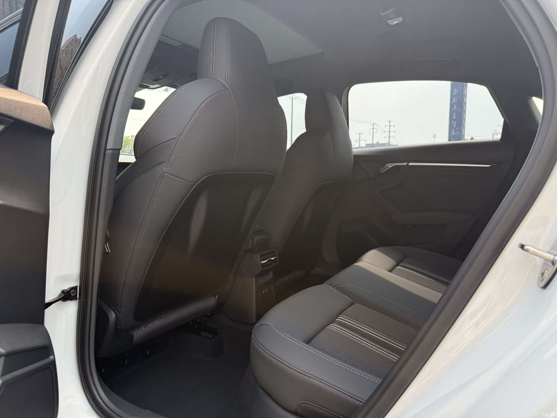 Audi A3, 2023 все фото