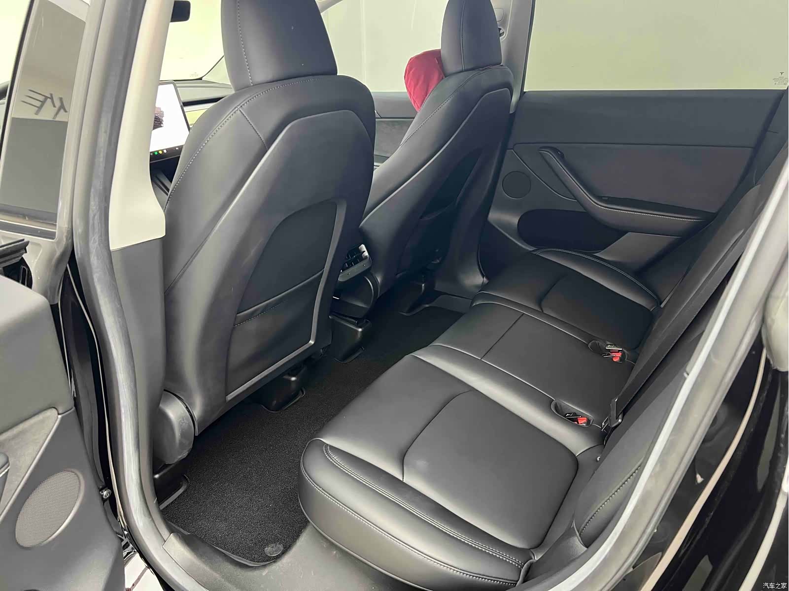 Tesla Model Y, 2023 10