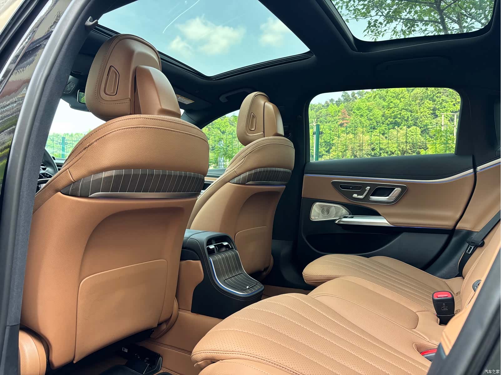 Mercedes-Benz E-Class, 2024 6
