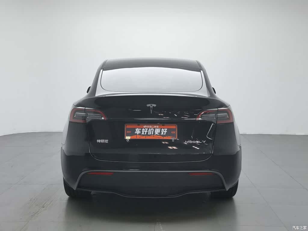Tesla Model Y, 2022 4