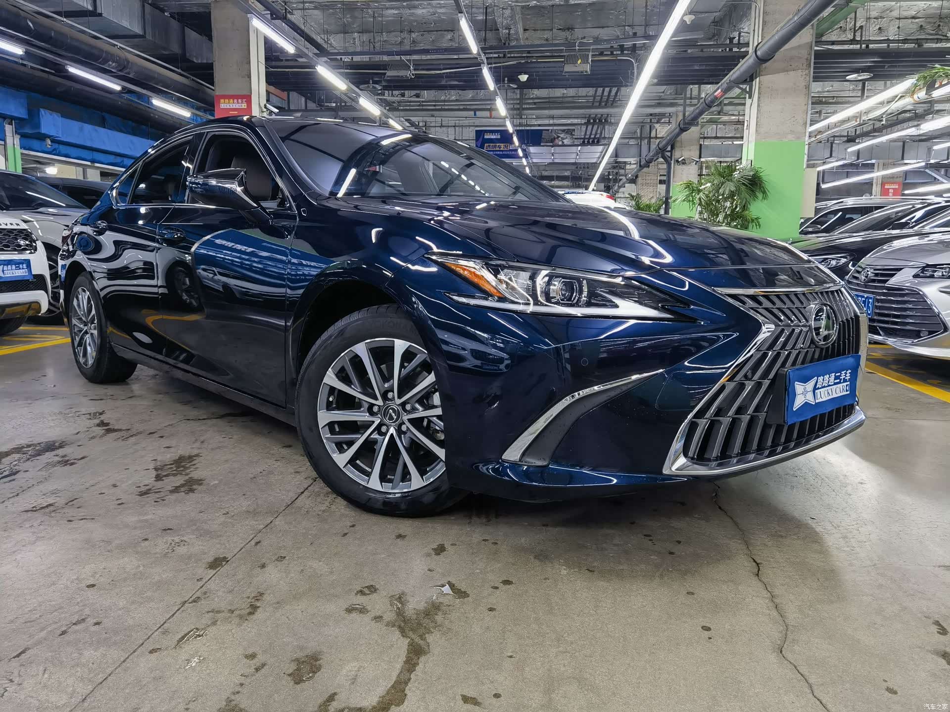 Lexus ES, 2024 3