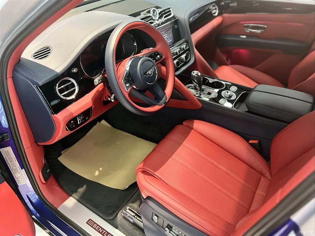Bentley Bentayga, 2024 3