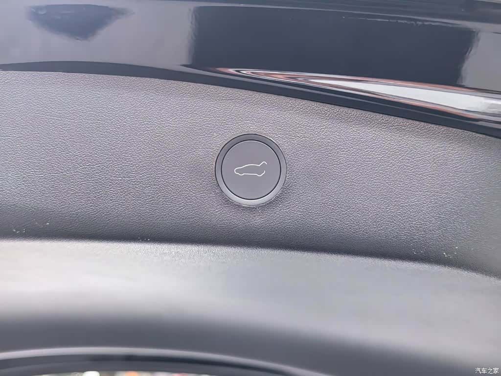Tesla Model 3, 2023 13