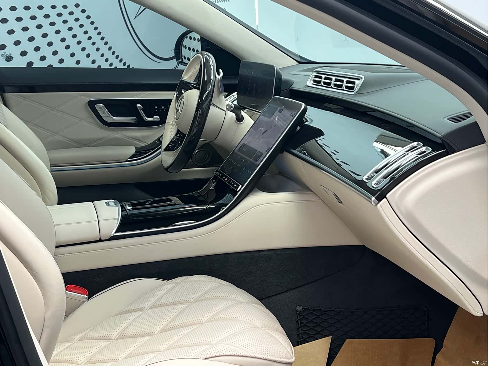 Maybach S-Class, 2023 9