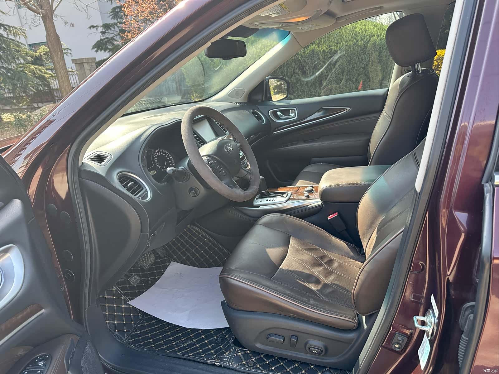 Infiniti JX35, 2014 3