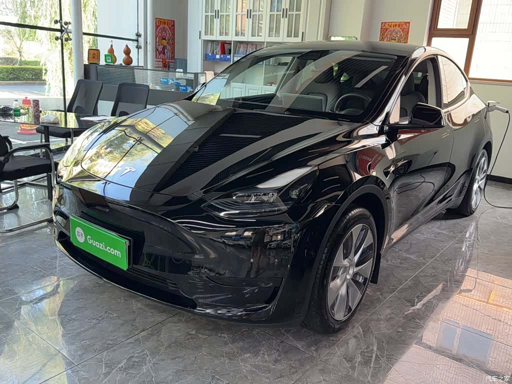 Tesla Model Y, 2023 2