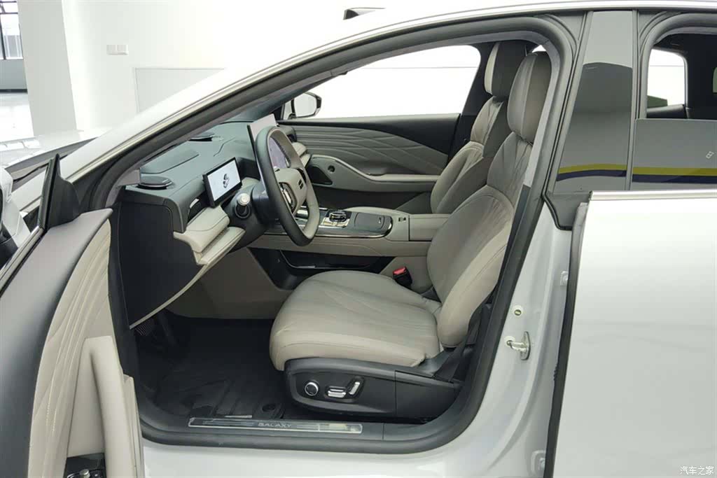 Geely 8, 2025 9