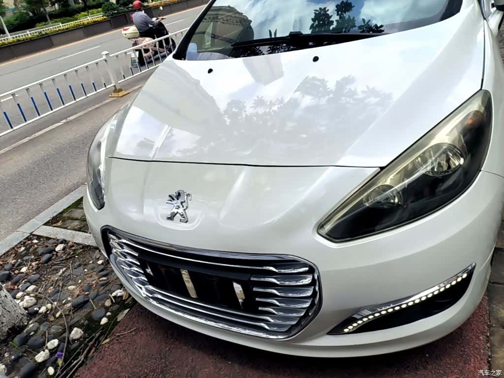 Peugeot 308, 2015 3