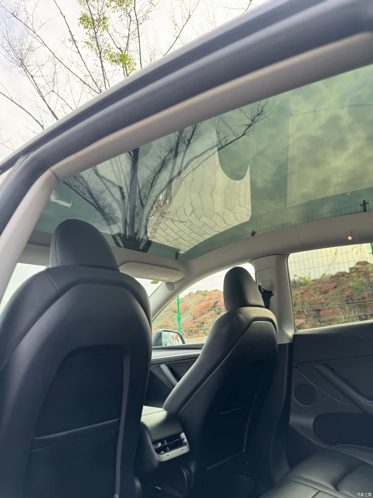 Tesla Model Y, 2024 10