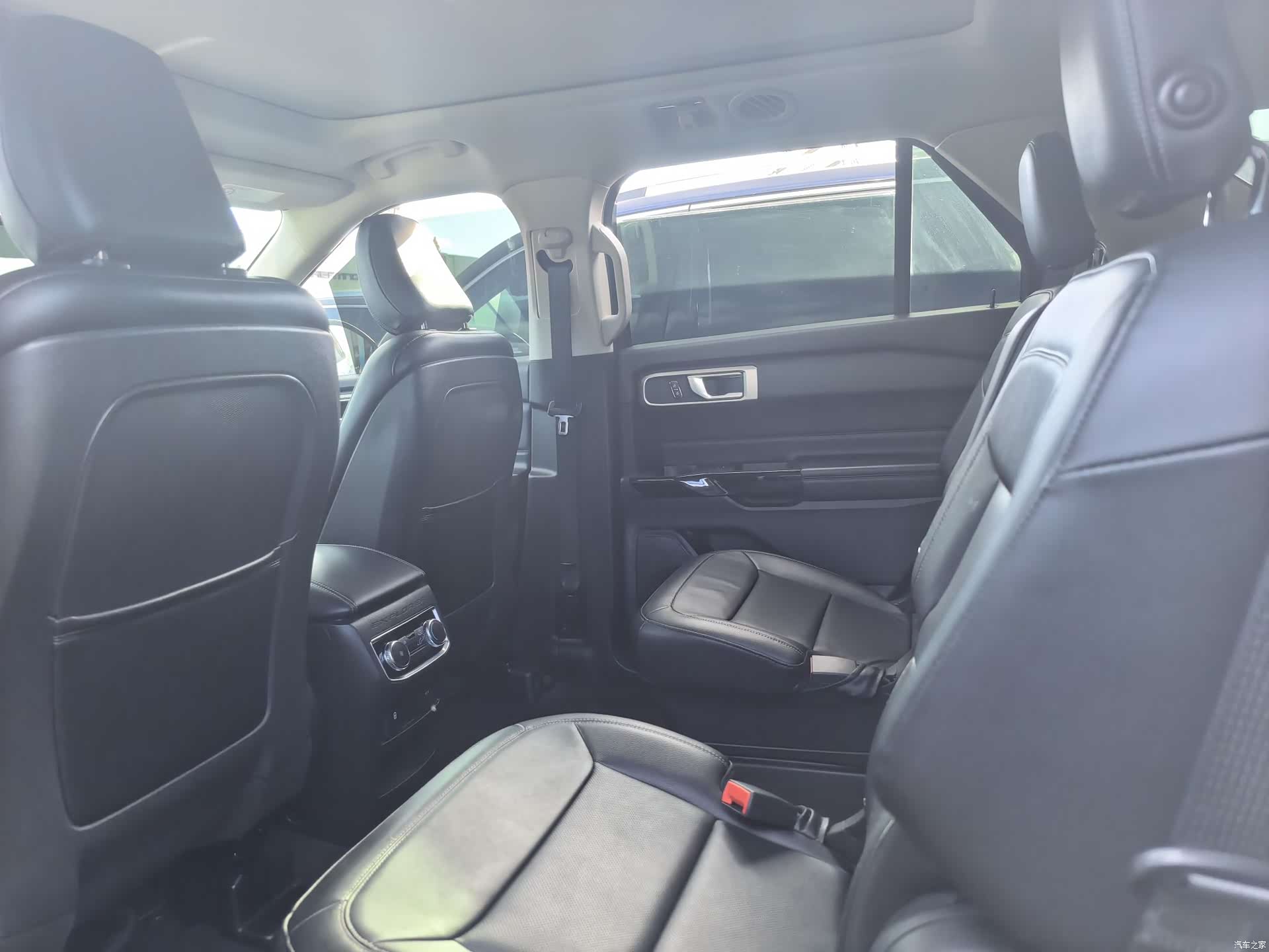 Ford Explorer, 2021 8