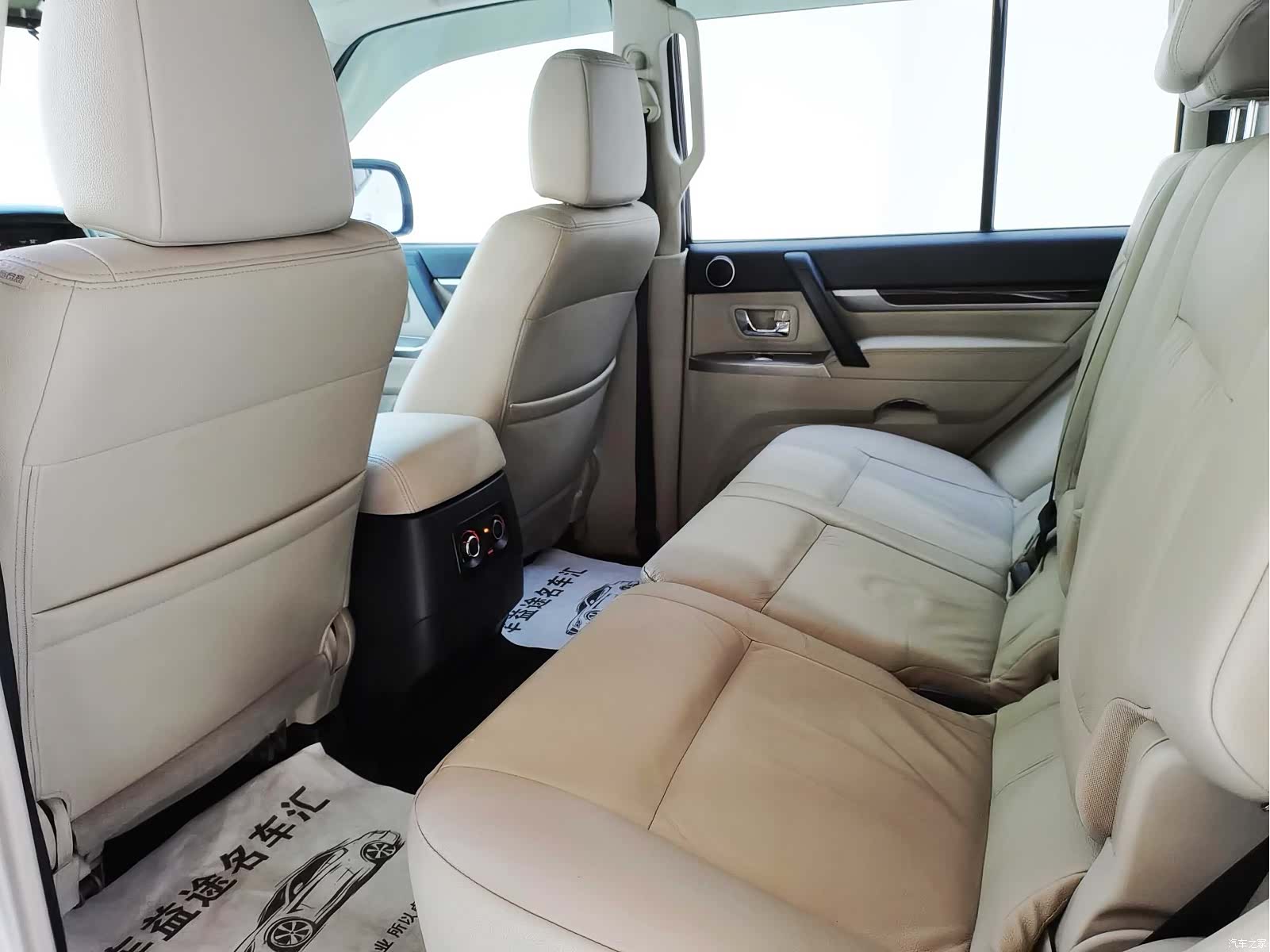 Mitsubishi Pajero, 2019 9