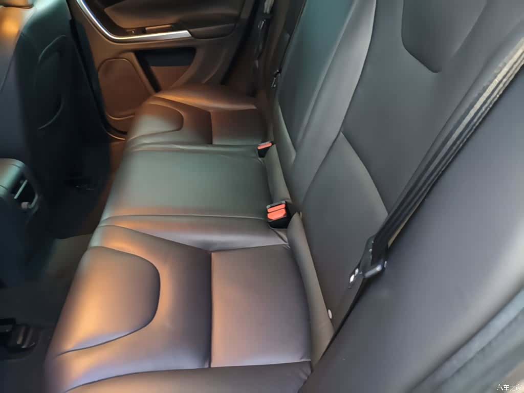 Volvo V60, 2015 17