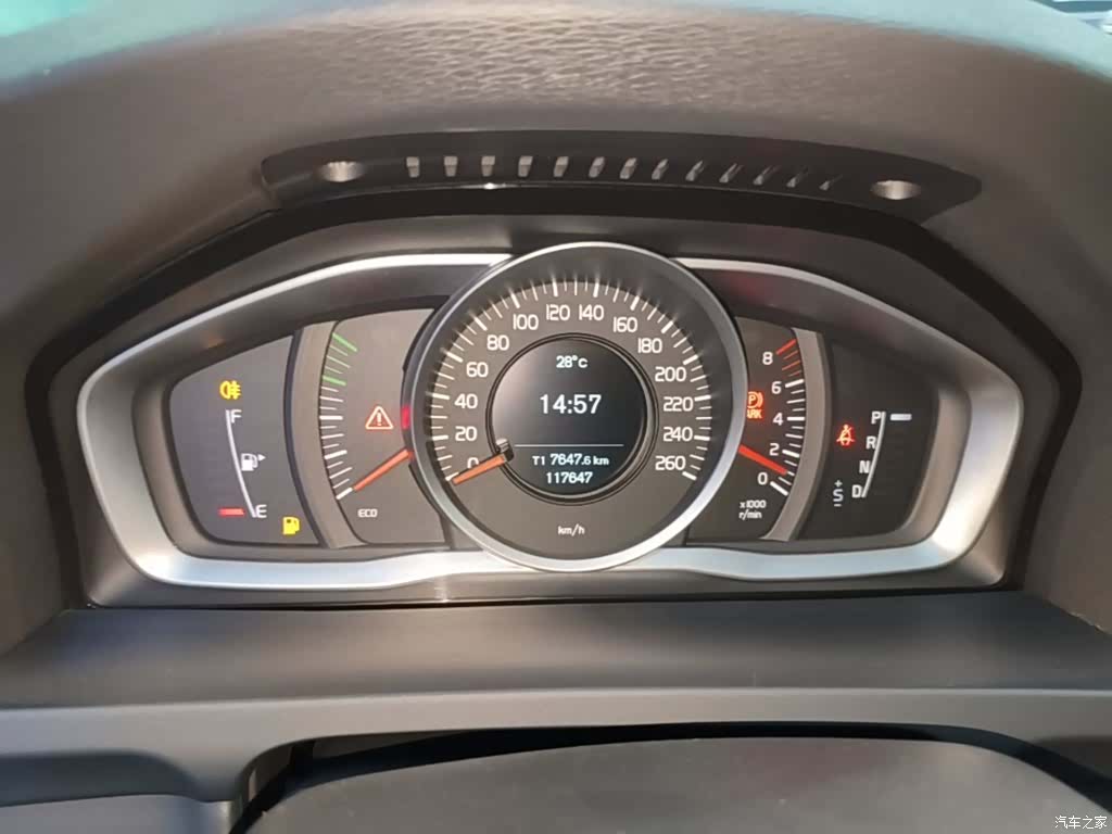 Volvo V60, 2015 12